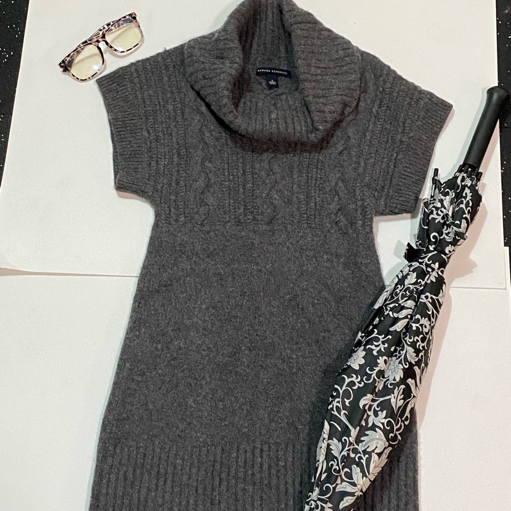 Banana Republic Gray Sweater